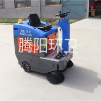 掃地車廠家產(chǎn)品貴與便宜的區(qū)別