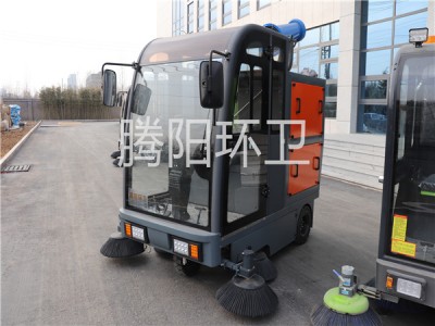 電動掃地車有哪些清潔優(yōu)勢？