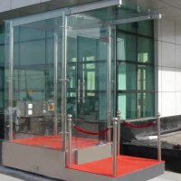 安裝于收費崗亭弧形鋼化玻璃要注意哪幾點