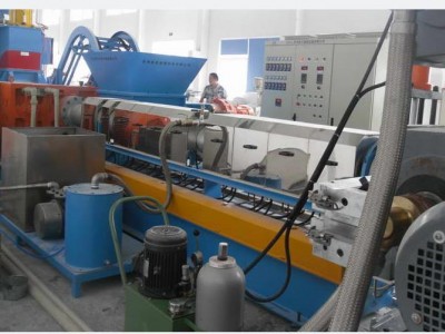 高濃度炭黑色母造粒機(jī),炭黑色母粒造粒機(jī),雙腕喂料機(jī)