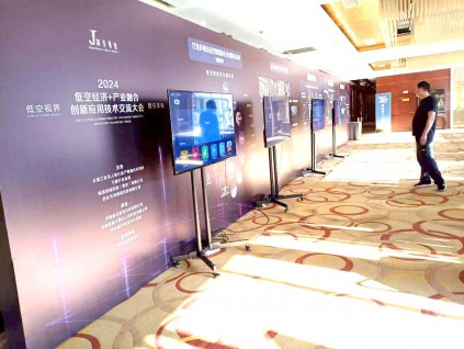 西安大學(xué)城噴繪桁架搭建,kt板易拉寶,道旗,形象墻,會(huì)場(chǎng)布置