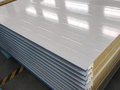 雙層機(jī)制彩鋼巖棉板貨源蟲足