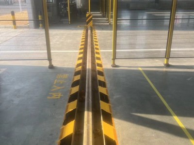 南京工廠車間黃黑斑馬線的具體標準-達尊道路劃線